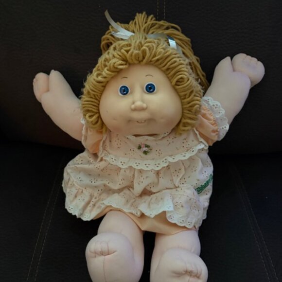 Vintage Original Cabbage Patch Doll - Picture 2 of 10